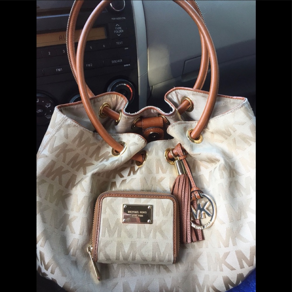 Micheal Kors bag and wallet